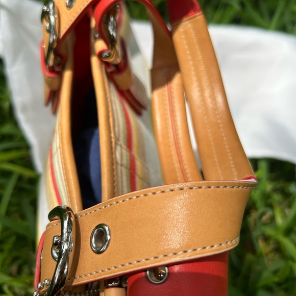 Vintage Coach Hampton Daisy Multicolored Tote with Original Dust-bag - Picture 10 of 13